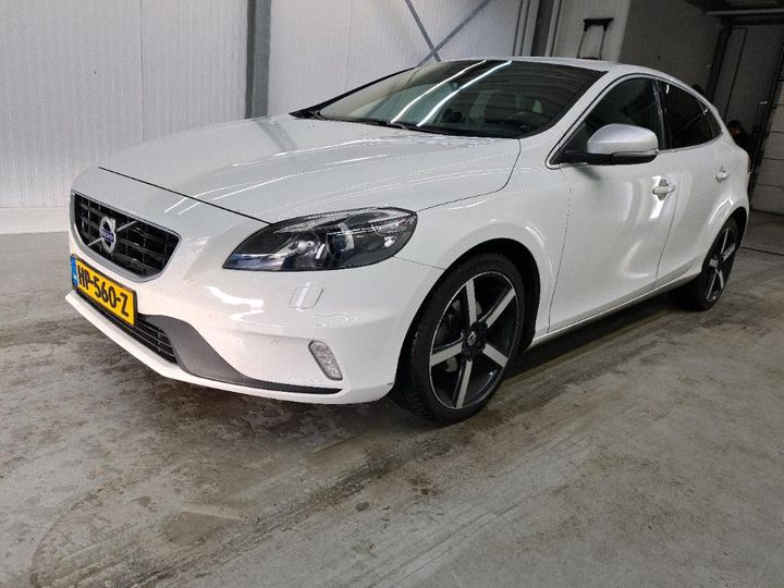 VOLVO V40 2015 yv1mv7431g2308974