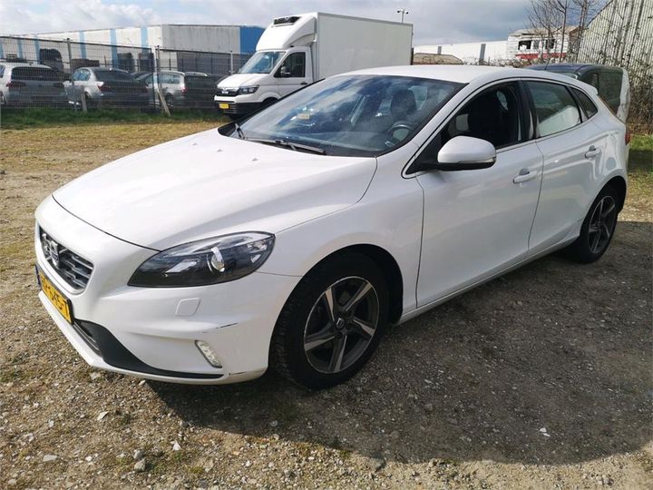 VOLVO V40 2015 yv1mv7431g2309103