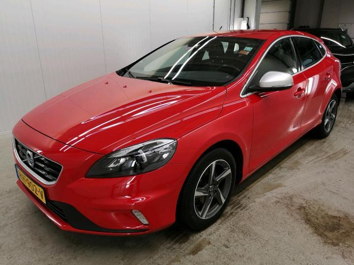 VOLVO V40 2015 yv1mv7431g2309204