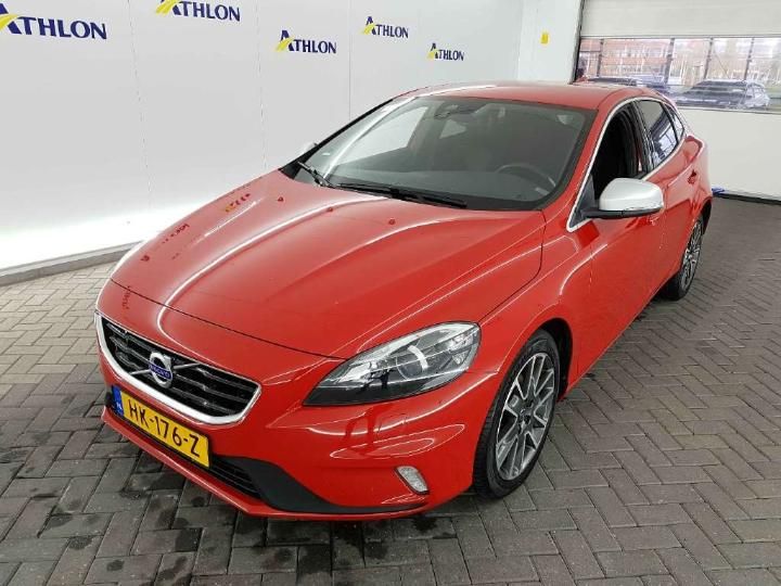 VOLVO V40 2015 yv1mv7431g2309343