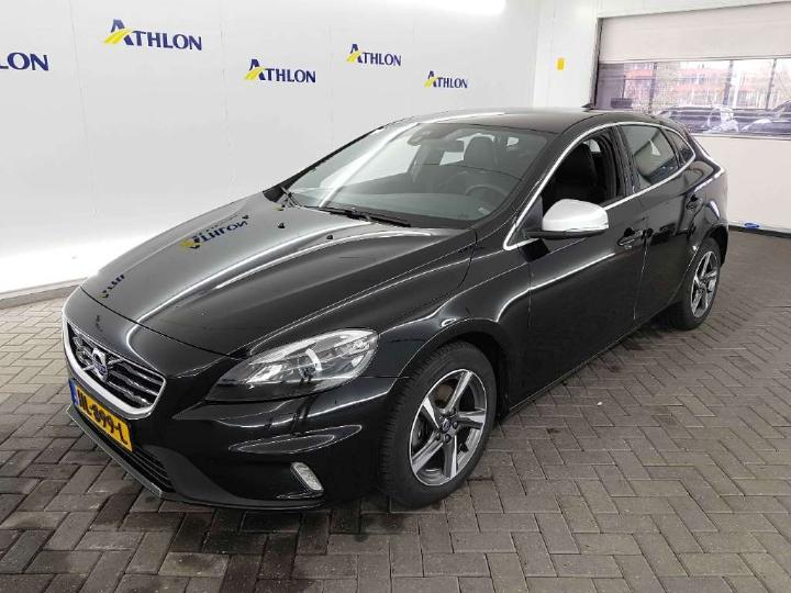 VOLVO V40 2015 yv1mv7431g2309396