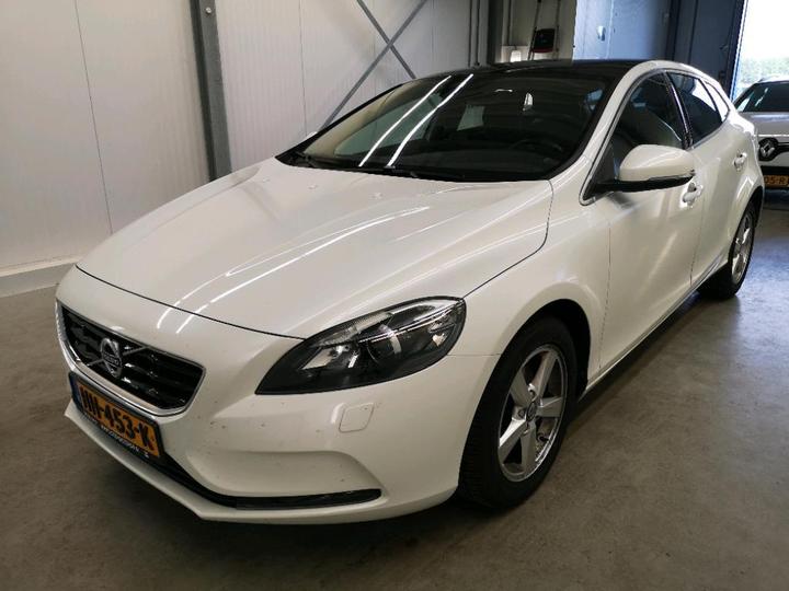 VOLVO V40 2015 yv1mv7431g2310042