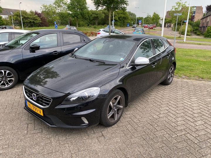 VOLVO V40 2015 yv1mv7431g2310178