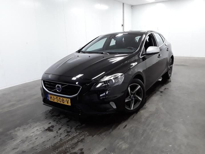 VOLVO V40 2015 yv1mv7431g2310243