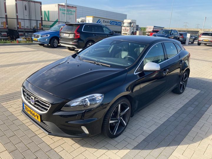 VOLVO V40 2015 yv1mv7431g2310327