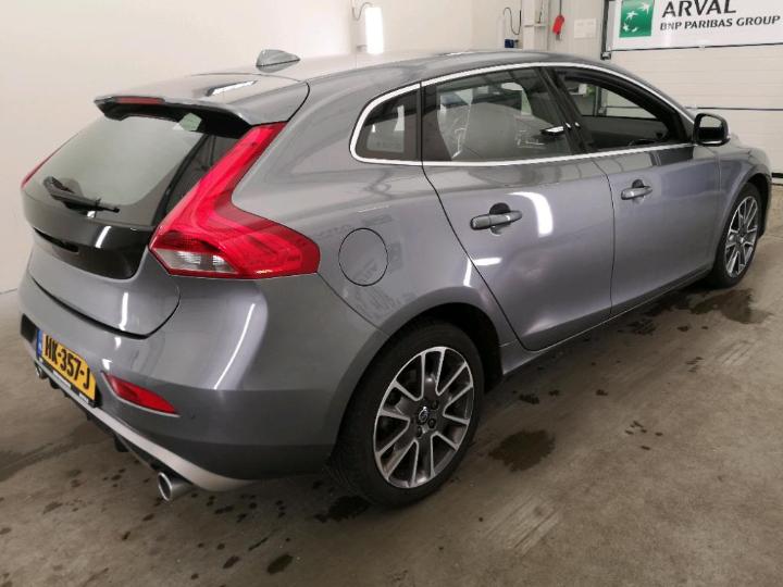 VOLVO V40 2015 yv1mv7431g2310436