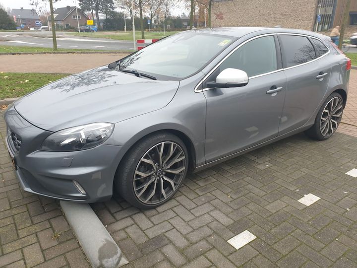 VOLVO V40 2015 yv1mv7431g2310459