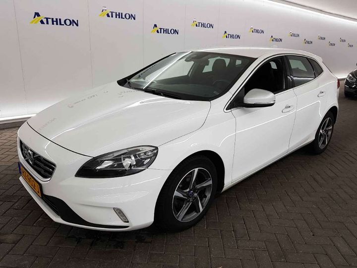 VOLVO V40 2015 yv1mv7431g2310584