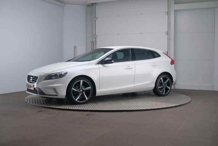 VOLVO V40 2015 yv1mv7431g2310837