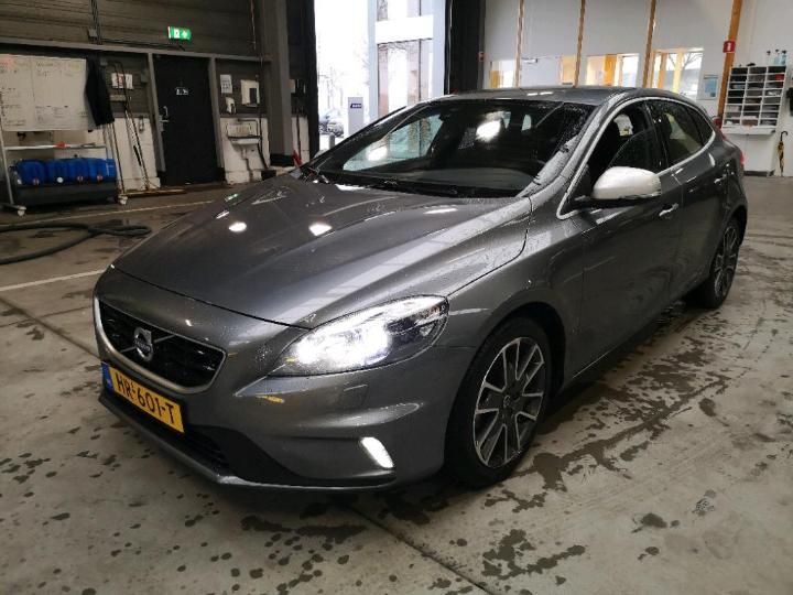 VOLVO V40 2015 yv1mv7431g2310850