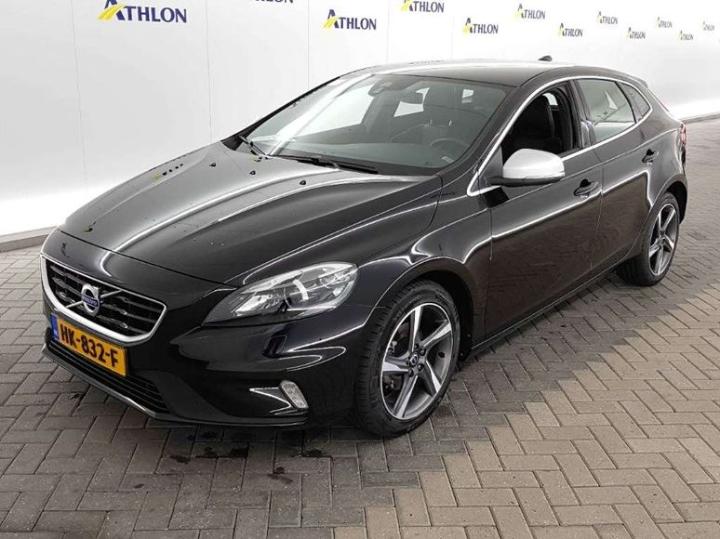 VOLVO V40 2015 yv1mv7431g2310930