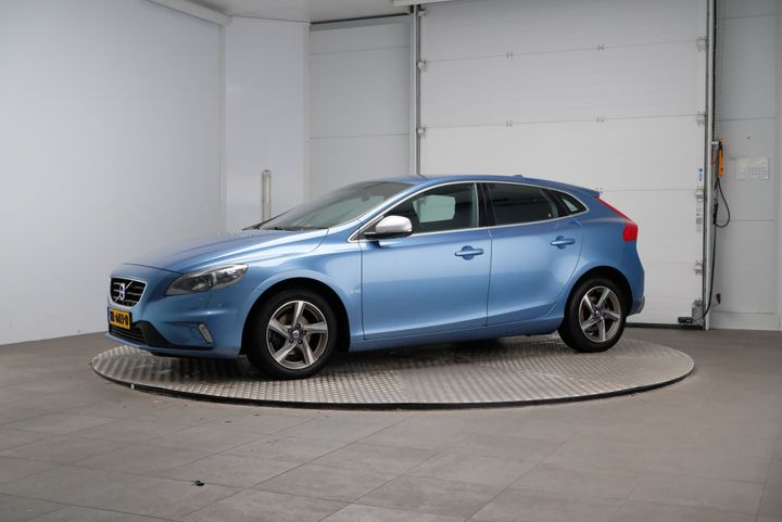 VOLVO V40 2015 yv1mv7431g2310950