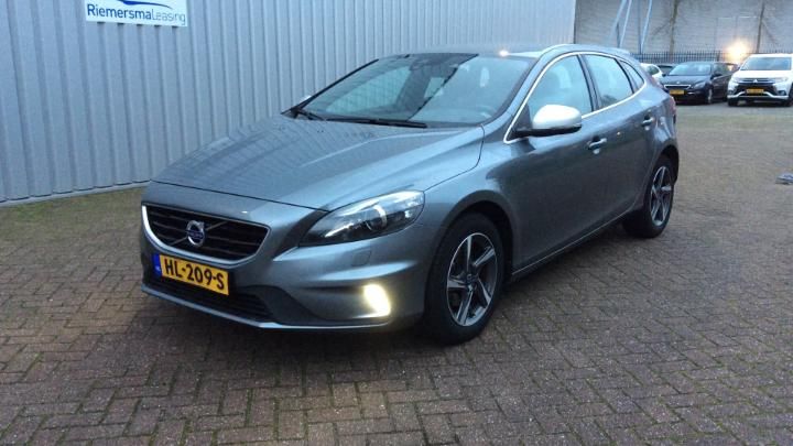 VOLVO V40 2015 yv1mv7431g2311008