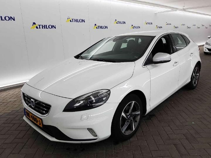 VOLVO V40 2015 yv1mv7431g2311129