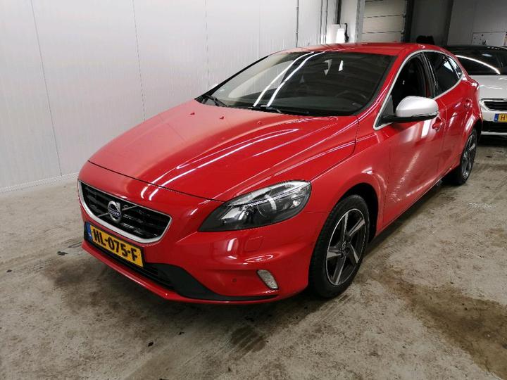 VOLVO V40 2015 yv1mv7431g2311274