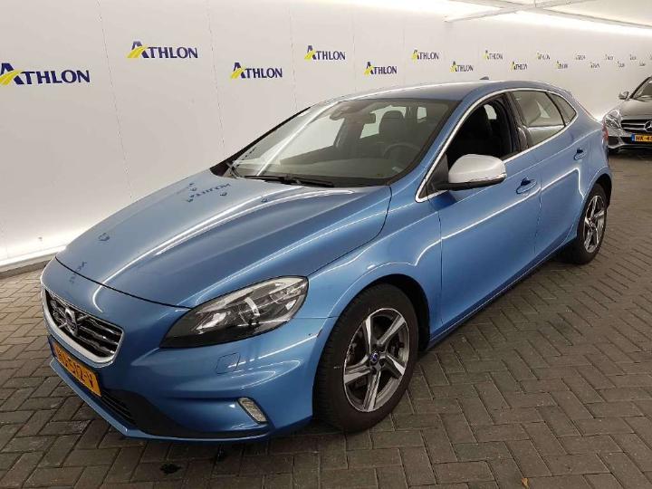 VOLVO V40 2015 yv1mv7431g2311327