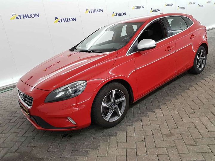 VOLVO V40 2015 yv1mv7431g2311419