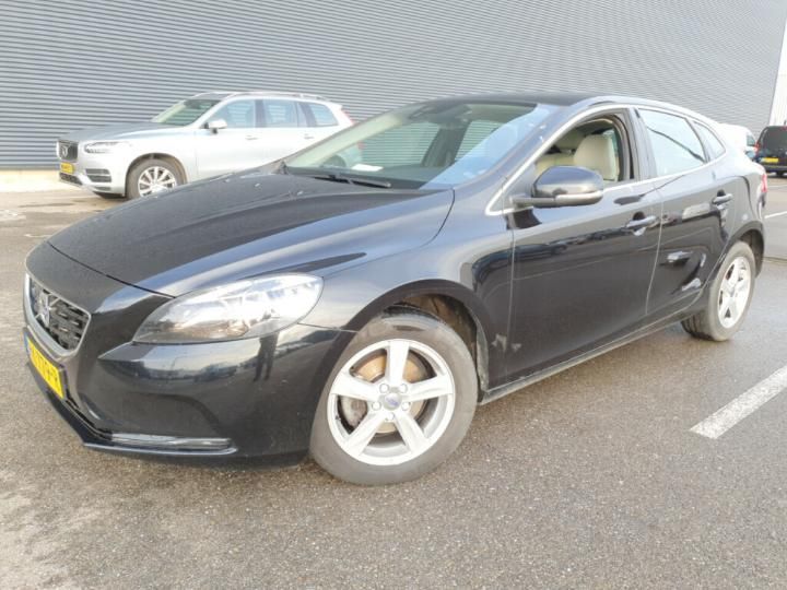 VOLVO V40 2015 yv1mv7431g2311665