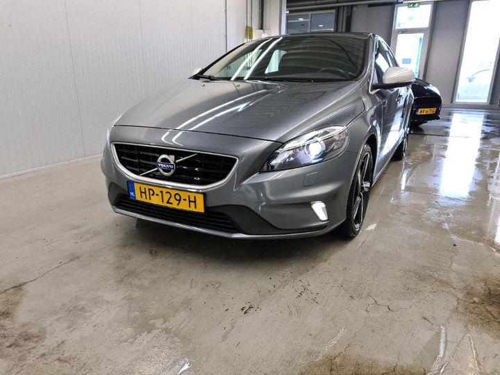 VOLVO V40 2015 yv1mv7431g2311680