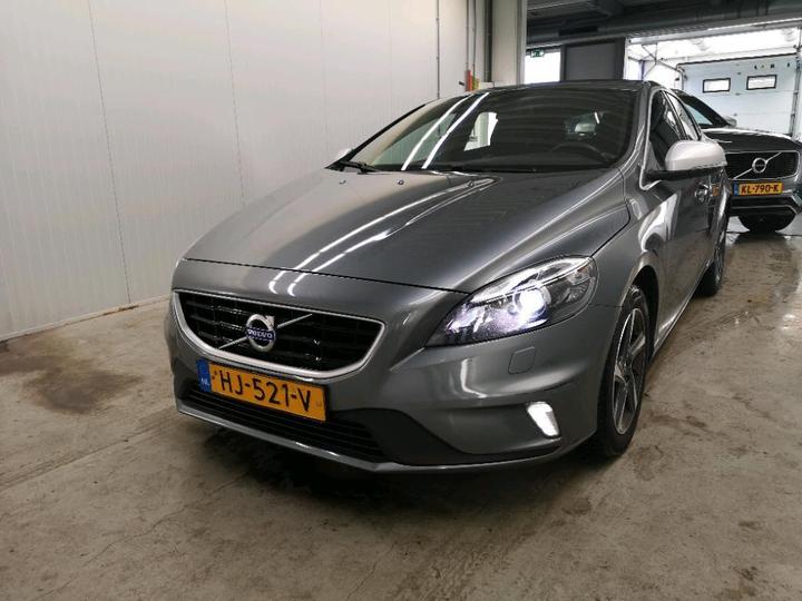 VOLVO V40 2015 yv1mv7431g2311786