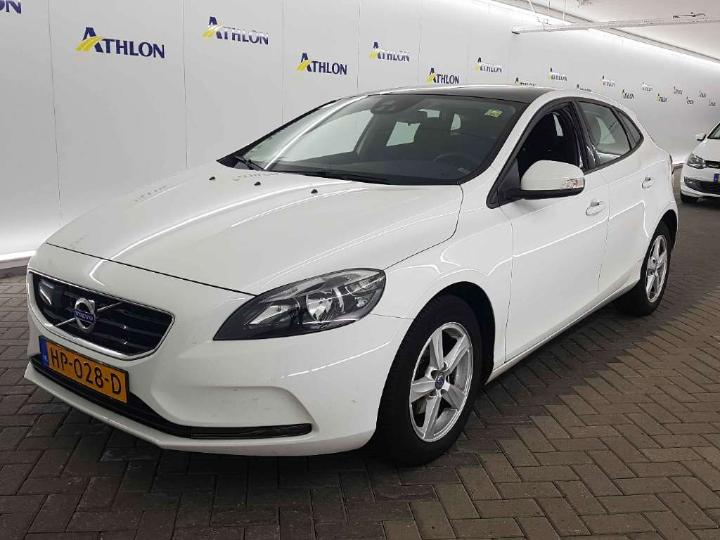 VOLVO V40 2015 yv1mv7431g2311840