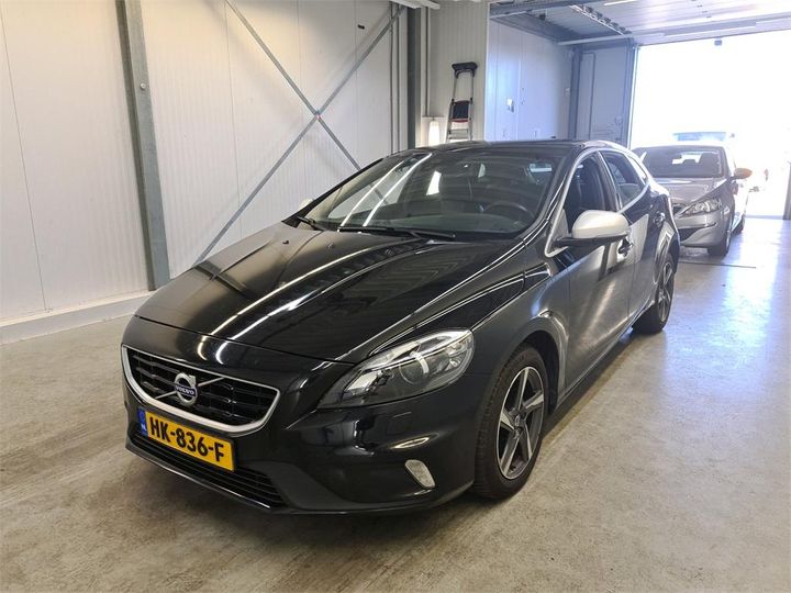 VOLVO V40 2015 yv1mv7431g2311876