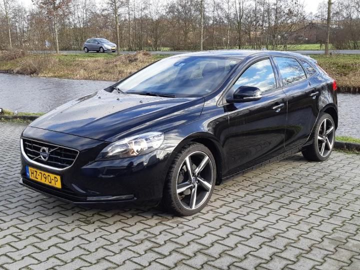 VOLVO V40 2015 yv1mv7431g2311880