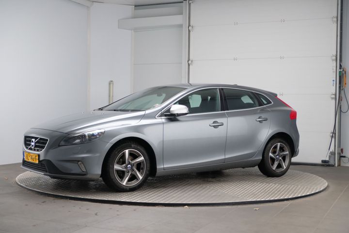 VOLVO V40 2015 yv1mv7431g2311940