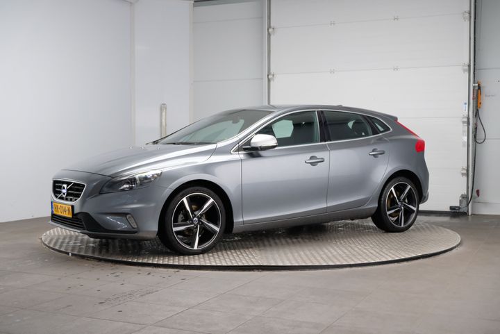 VOLVO V40 2015 yv1mv7431g2311953