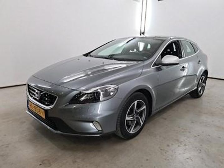 VOLVO V40 2015 yv1mv7431g2311959