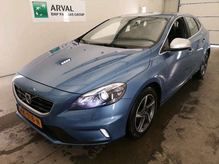 VOLVO V40 2015 yv1mv7431g2312180