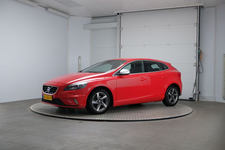 VOLVO V40 2015 yv1mv7431g2312207