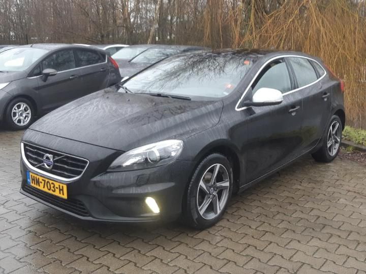 VOLVO V40 2015 yv1mv7431g2312227