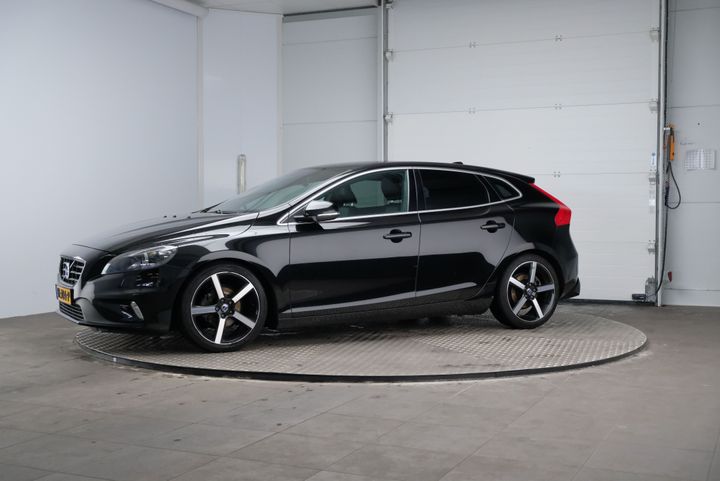 VOLVO V40 2015 yv1mv7431g2312325