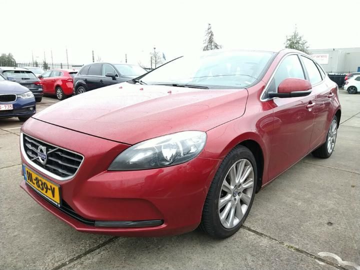 VOLVO V40 2015 yv1mv7431g2312330