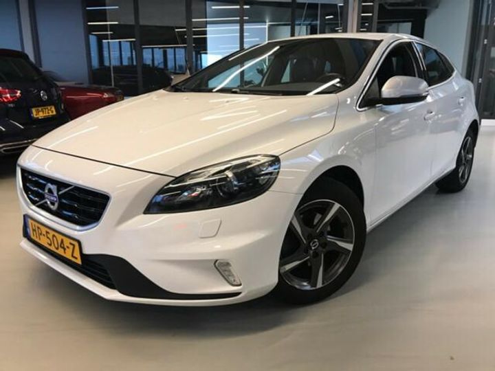 VOLVO V40 2015 yv1mv7431g2312391