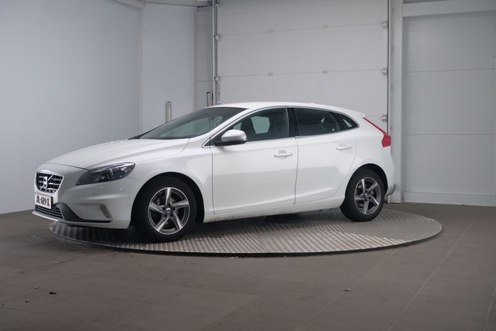 VOLVO V40 2015 yv1mv7431g2312415