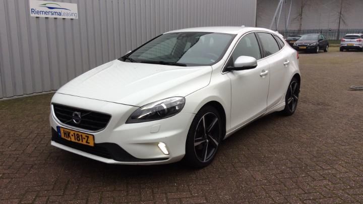 VOLVO V40 2015 yv1mv7431g2312452