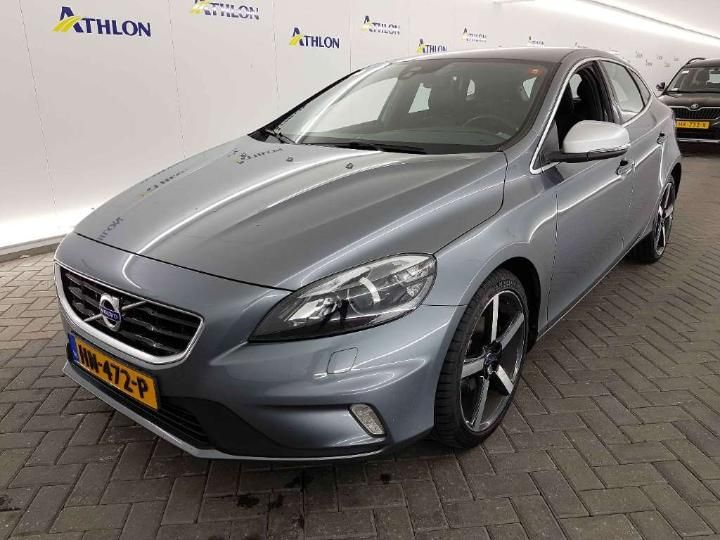 VOLVO V40 2015 yv1mv7431g2312470