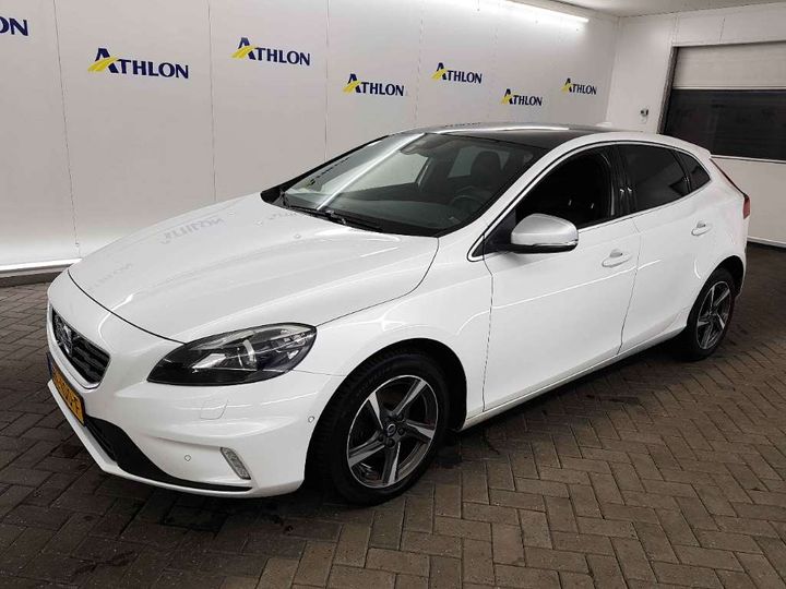 VOLVO V40 2015 yv1mv7431g2313129