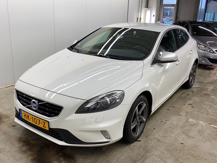 VOLVO V40 2015 yv1mv7431g2313195