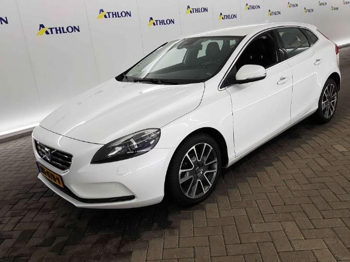 VOLVO V40 2015 yv1mv7431g2313350