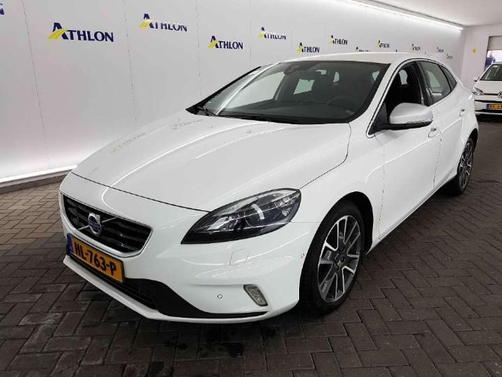 VOLVO V40 2015 yv1mv7431g2313567