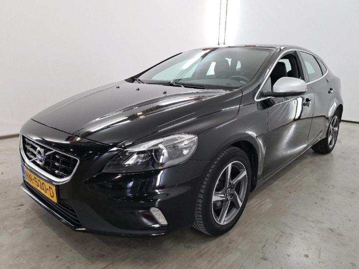 VOLVO V40 2015 yv1mv7431g2313604