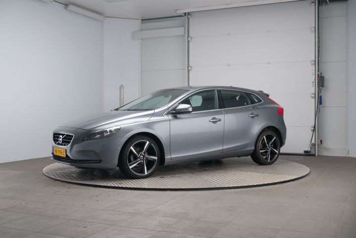 VOLVO V40 2015 yv1mv7431g2313660