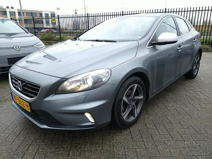 VOLVO V40 2015 yv1mv7431g2313994