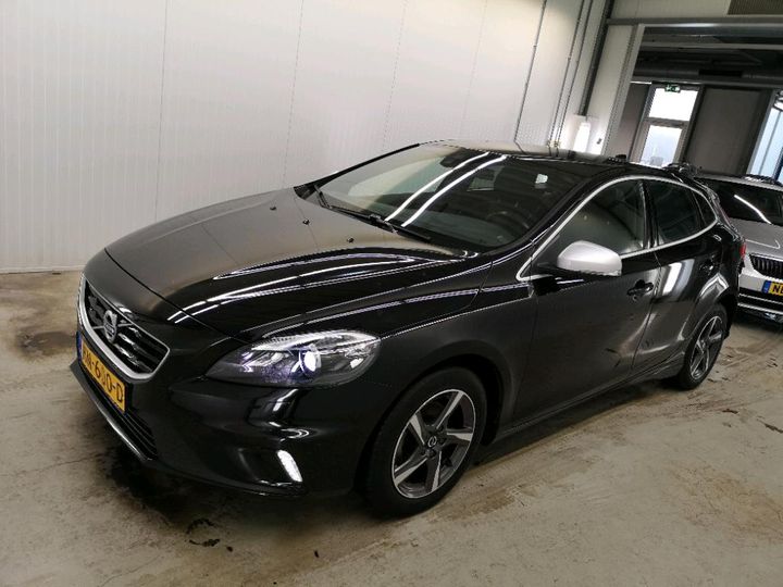 VOLVO V40 2015 yv1mv7431g2314005