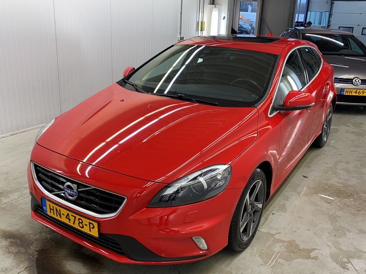 VOLVO V40 2015 yv1mv7431g2314007