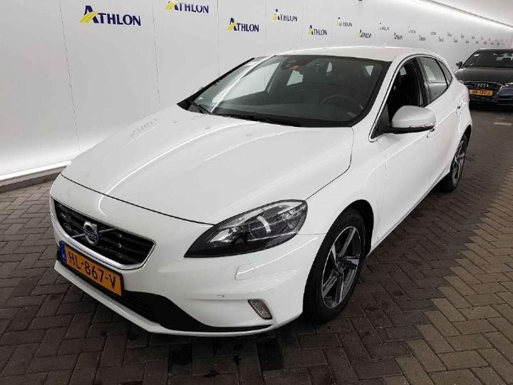 VOLVO V40 2015 yv1mv7431g2314099