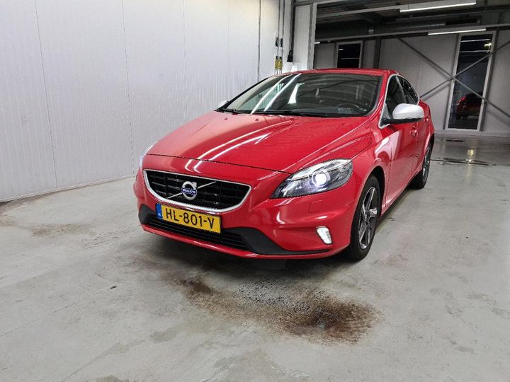 VOLVO V40 2015 yv1mv7431g2314260